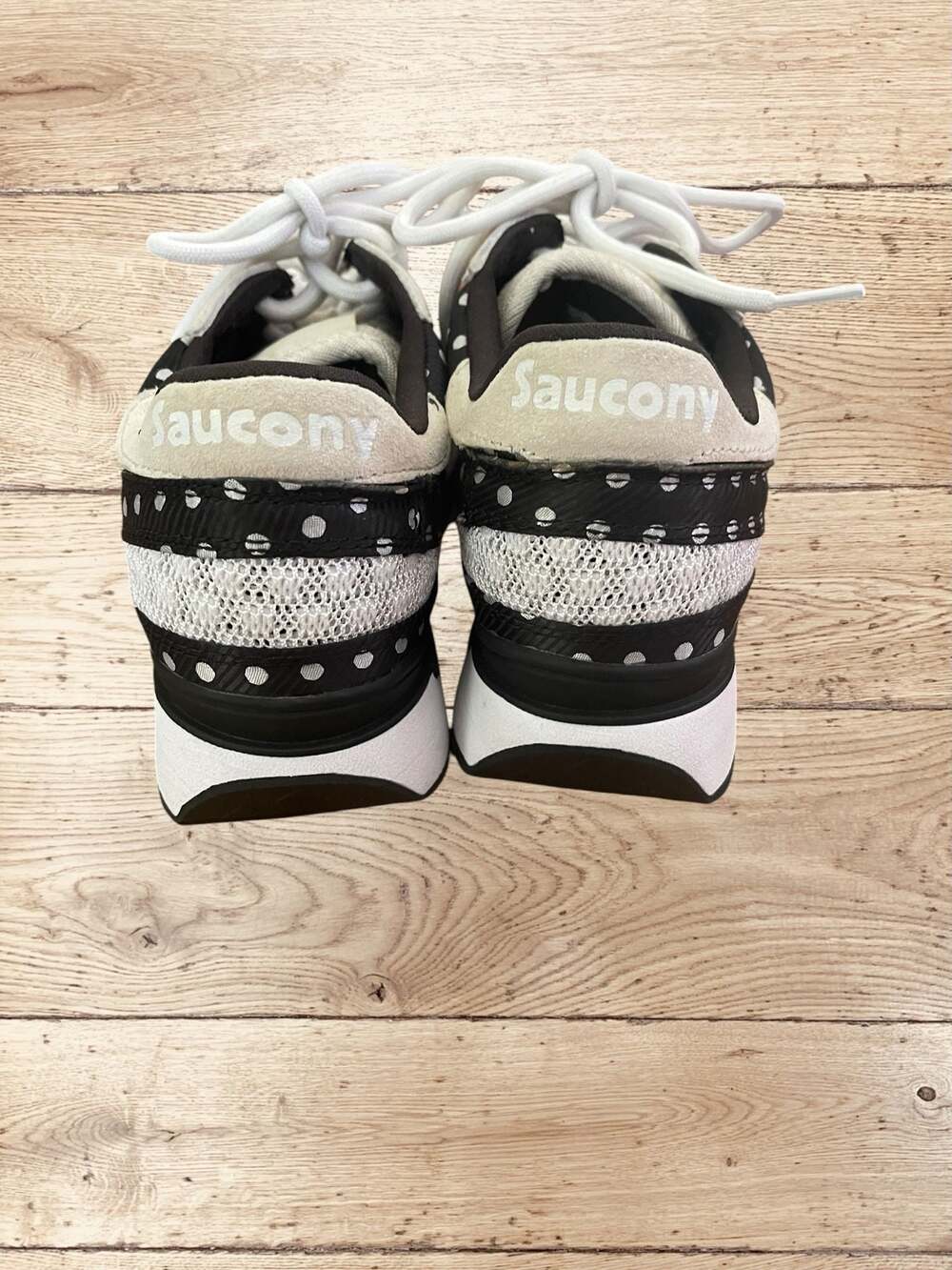 Saucony Shadow Polka Dot Retro Runner Sneakers Women 6.5 Y2K Black White - Picture 5 of 9